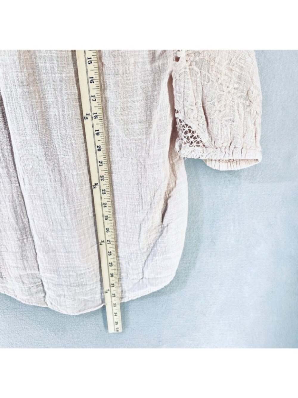 XCVI Top Womens M Blush Cotton Chambray Blouse Crochet Sleeve Boho Granola - Picture 12 of 14